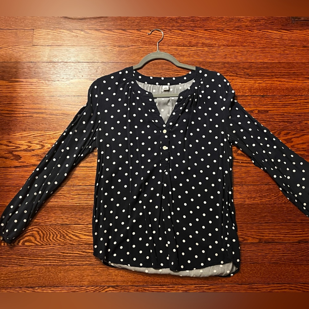Old navy button up polka shirt